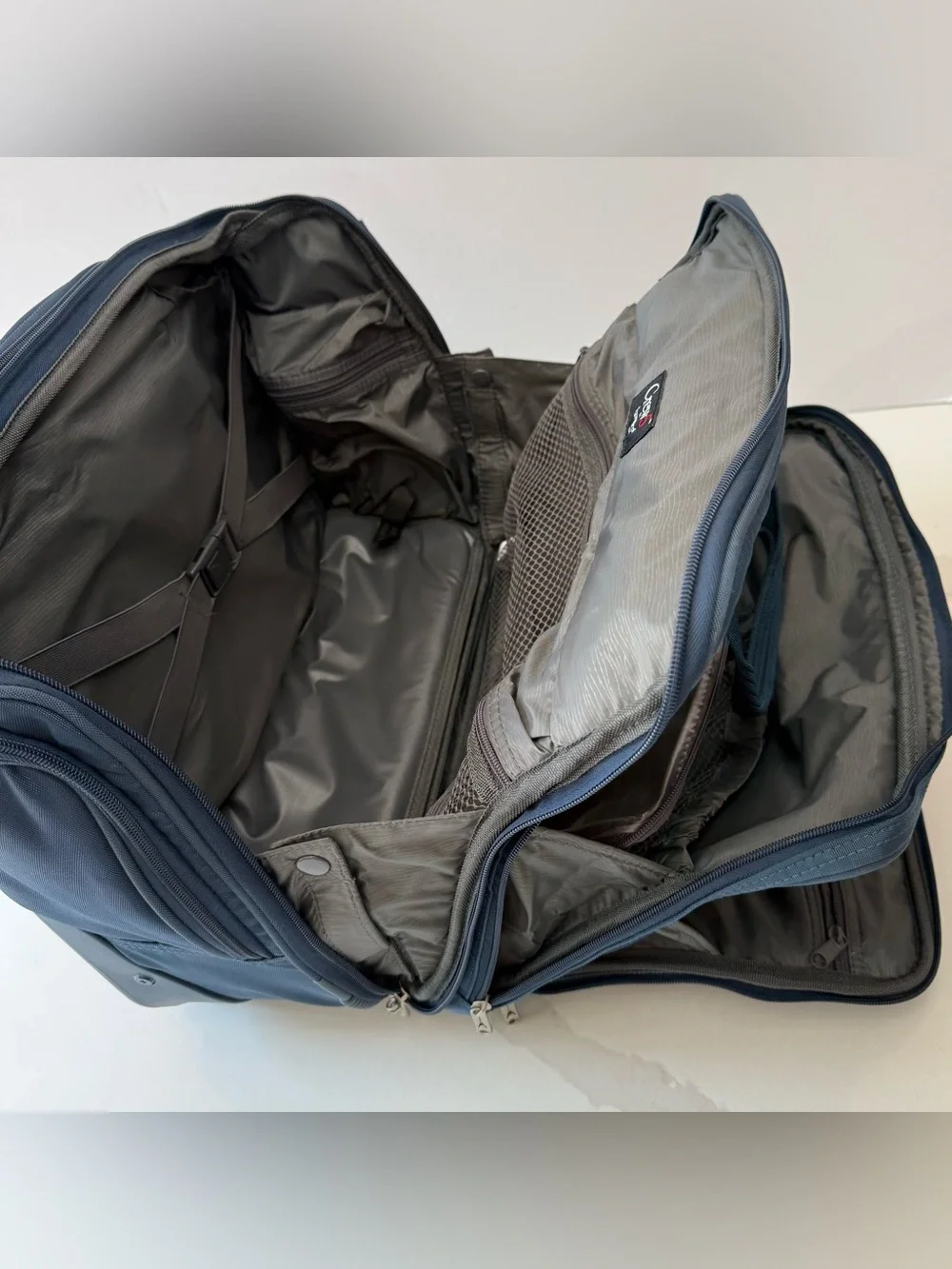 Travelpro Crew 16”Rolling Business Bag Blue Wheeled Carry On Travel Luggage Tote